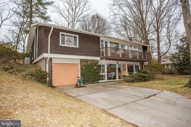 6821 Persimmon Tree Rd, Bethesda, MD 20817 - photo 2