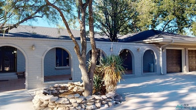 418 E Abo Dr, Hobbs, NM 88240 - photo 5