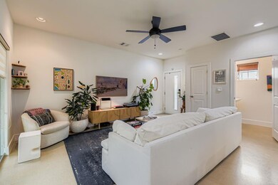 1213 Eleanor St unit B, Austin, TX 78721 - photo 4