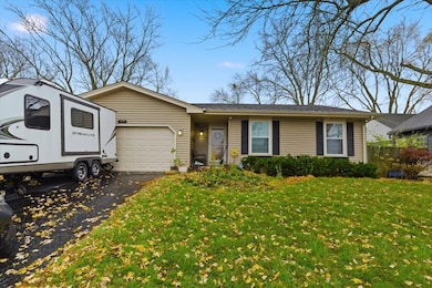 2105 Sprucewood Ln, Lindenhurst, IL 60046 - photo 3