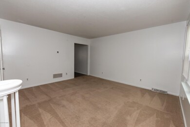 327 Richlands Ave unit 2, Jacksonville, NC 28540 - photo 4