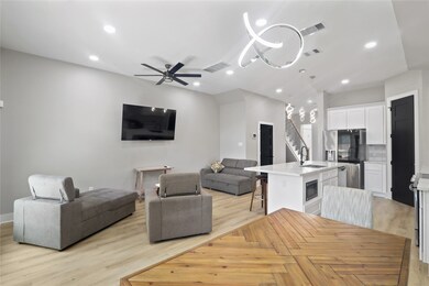 1017 Calvin Ave unit B, Houston, TX 77088 - photo 6