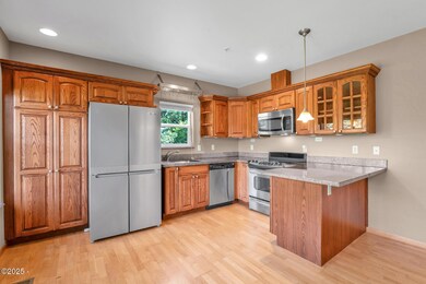 Kitchen-Breakfast Bar