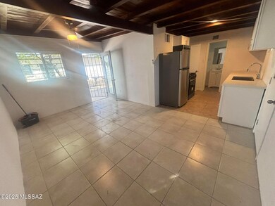 3564 E Kleindale Rd unit B, Tucson, AZ 85716 - photo 5