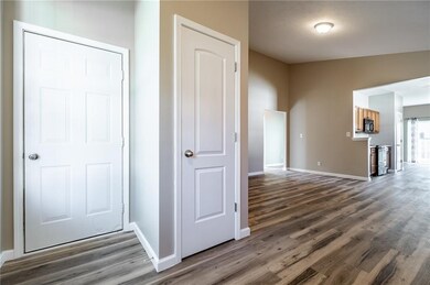 2357 Middle View Dr, Columbus, IN 47201 - photo 4