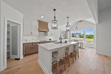 Open and bright kitchen with large island