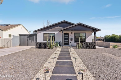 2101 N 25th Place, Phoenix, AZ 85008 - photo 2