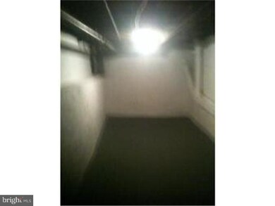 527 Cedar St, Reading, PA 19601 - photo 7