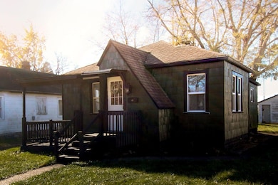 719 Goodland Ave, South Bend, IN 46628 - photo 2