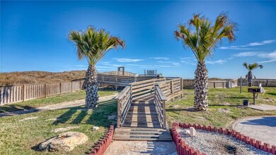 Beach access via Dune walkway
