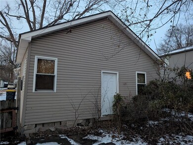 207 W 78th St, Kansas City, MO 64114 - photo 4