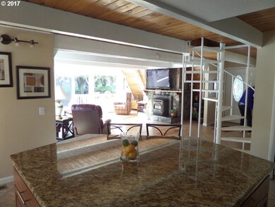 Kitchen/Living Room