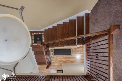 2404 Lusardi Point Circle-large-006-Stai