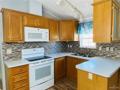 2509 Bobolink Cir W unit 242, Palmview, TX 78572 - photo 7