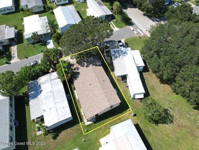 884 Hawthorn Cir, Sebastian, FL 32976 - photo 2