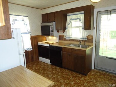 5153 Garfield Ave, Whitehall, PA 18052 - photo 2