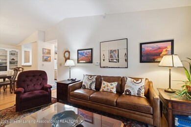 08-338-W-Saginaw-St-40-East-Lansing-MI-4