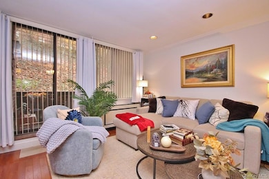 1374 Midland Ave unit 101, Bronxville, NY 10708 - photo 3