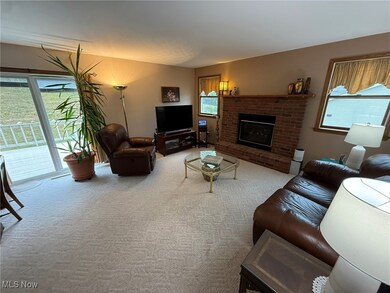 1024 Thomas Dr SW, New Philadelphia, OH 44663 - photo 3