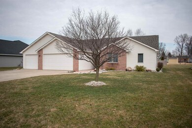 225 White Bridge Ct, Bluffton, IN 46714 - photo 2