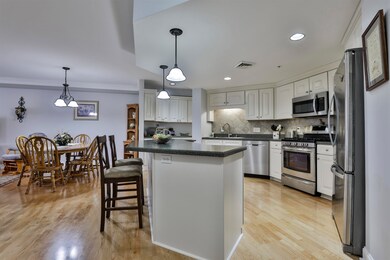 65 Hawthorne Dr unit 307, Bedford, NH 03110 - photo 6