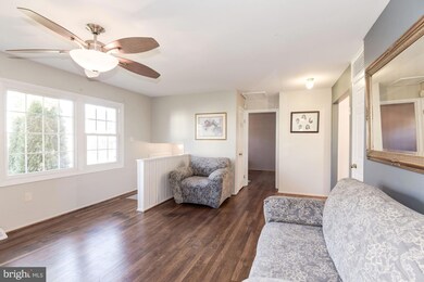 110 Runyon Ct, Manassas Park, VA 20111 - photo 3