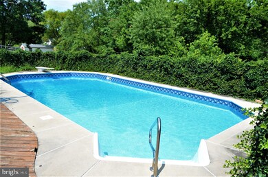 812 Jeffrey Pine Dr, Bear, DE 19701 - photo 2