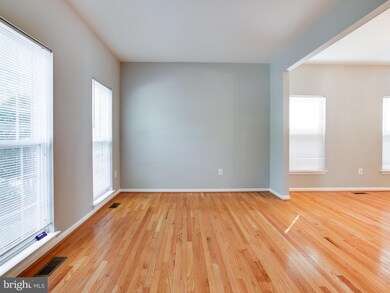 10207 Juniper Dr, Bowie, MD 20721 - photo 5