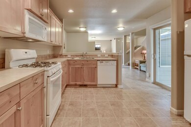 61201 Dayspring Dr, Bend, OR 97702 - photo 7