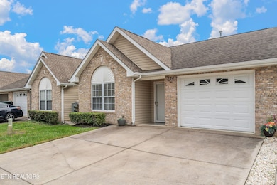 724 Graham Way unit 121, Knoxville, TN 37912 - photo 3