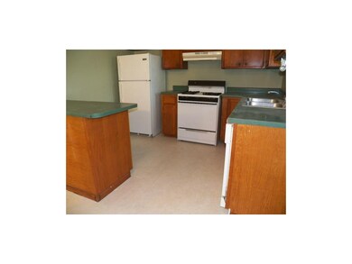 NEW FLOORING IN JUNE 2012.         APPLIANCE WILL 