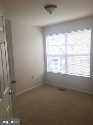 13069 Marcey Creek Rd, Herndon, VA 20171 - photo 5