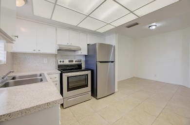 1033 NW 30th Ct unit 4, Wilton Manors, FL 33311 - photo 5
