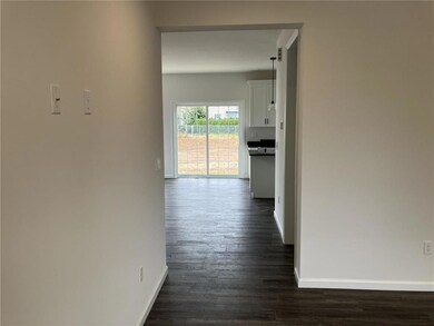 719 N Marshall St, Allentown, PA 18104 - photo 2