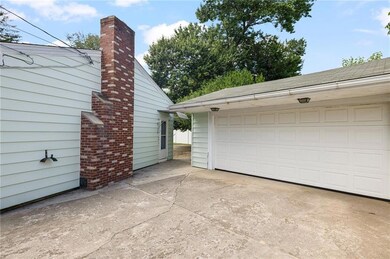 access to back door of house through side door of