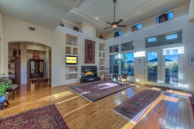 004_Living Room