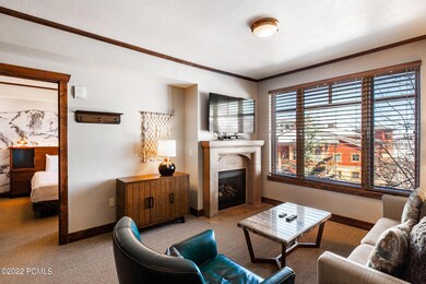 3_Living-Room_high_3826890