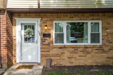 03-FrontDoor.