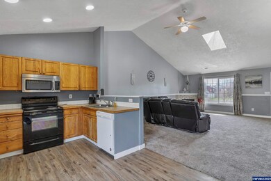 204 Alder St, Independence, OR 97351 - photo 7