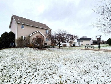 835 Ridge Crest Ln, Verona, WI 53593 - photo 4