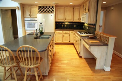 41 Oliver Ct Kitchen