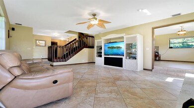 Living area (3)