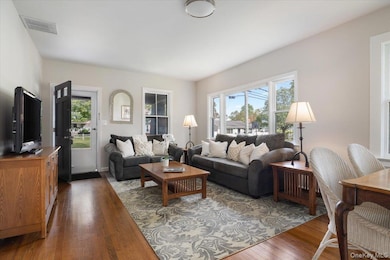 246 Locust Ave, Babylon, NY 11702 - photo 6