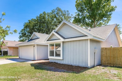 002-photo-front-view-8312661
