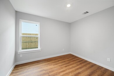 7954 Sayers St, Houston, TX 77016 - photo 4