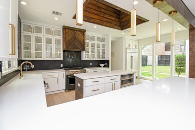 10038 Briar Dr, Houston, TX 77042 - photo 6