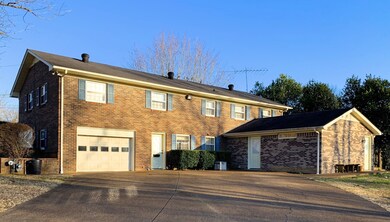 1100 Dow Dr, Shelbyville, TN 37160 - photo 2