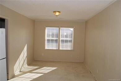 1210 Mclaughlin St, Statesville, NC 28677 - photo 4