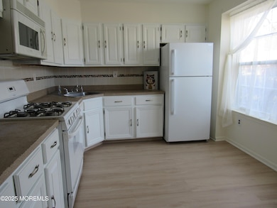 32 Lafayette Ct, North Brunswick, NJ 08902 - photo 7