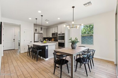 Kitchen & Dining Area